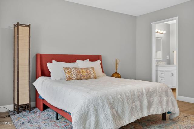 176 Chaucer Lane, Ventura CA: https://media.crmls.org/mediaz/3585b87d-5dbe-4eb9-8252-ff733cbb5f27.jpg