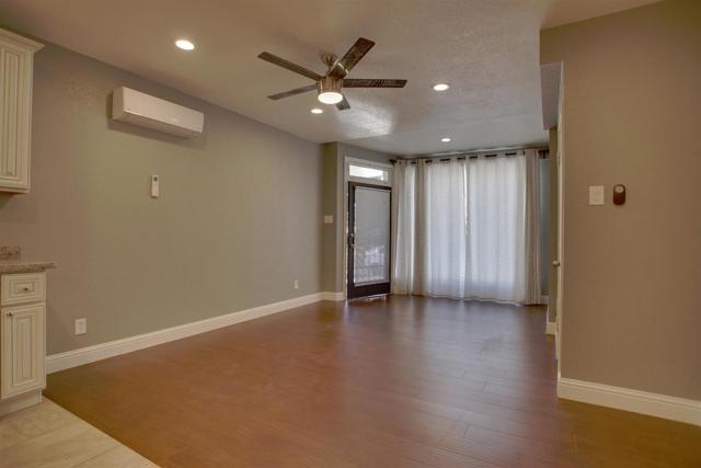 3012 4th Avenue, Sacramento CA: https://media.crmls.org/mediaz/35864991-90bb-4f8c-b090-9f9d2262e812.jpg