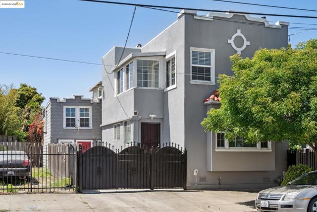1063 32Nd St, Oakland CA: https://media.crmls.org/mediaz/35866e95-0ce4-4773-b1b3-c8346ae06fd3.jpg