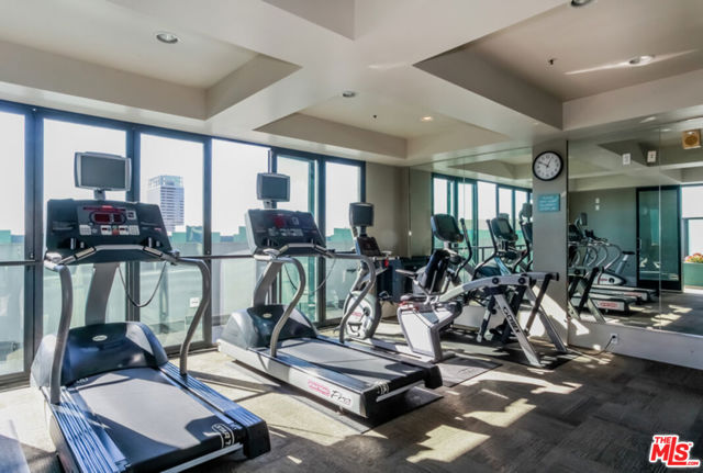 849 S Broadway, Los Angeles CA: https://media.crmls.org/mediaz/35875586-ada7-4e7b-85b5-bf2160f8ebb0.jpg