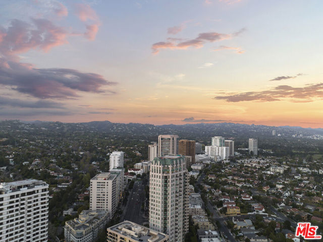 10580 Wilshire Boulevard, Los Angeles, California 90024, 2 Bedrooms Bedrooms, ,3 BathroomsBathrooms,Condominium,For Sale,Wilshire,24412693