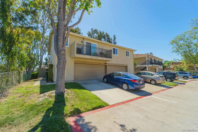 7915 Camino Kiosco, San Diego CA: https://media.crmls.org/mediaz/35889724-514c-412d-9d95-d4f209939cba.jpg