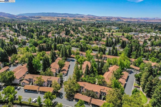 4667 Laurie Cmn, Livermore CA: https://media.crmls.org/mediaz/35889d12-c54a-431d-a939-64f24cfd36db.jpg