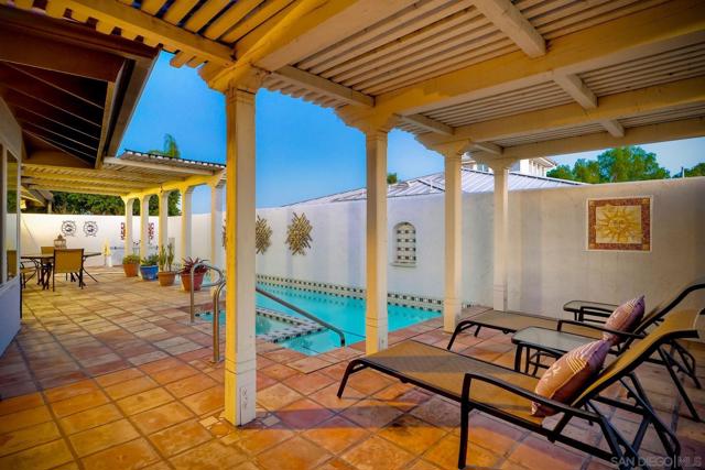2064 Santa Margarita Dr., Fallbrook CA: https://media.crmls.org/mediaz/358928ae-8460-4876-9090-288cc51b9605.jpg