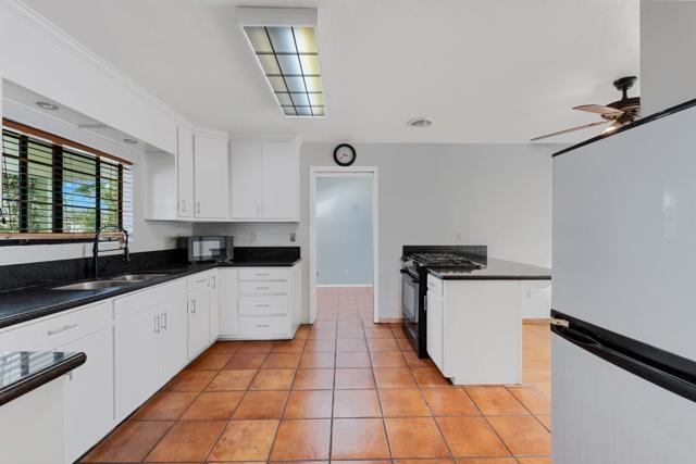 102 Dick Phelps Road, Watsonville CA: https://media.crmls.org/mediaz/358981b6-9e0f-4ebd-8e50-bd624107761a.jpg