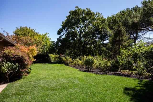 23480 Ravensbury Avenue, Los Altos Hills CA: https://media.crmls.org/mediaz/358a4ca1-73f3-4bae-8970-03f92d1cf17f.jpg
