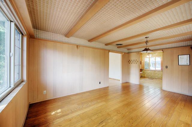 3810 Grove Avenue, Palo Alto CA: https://media.crmls.org/mediaz/358a8e98-89d8-4976-b80b-29b45c8b44cb.jpg