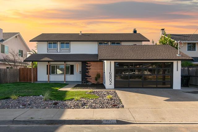 6802 MAURY DR, San Diego CA: https://media.crmls.org/mediaz/358ac0d9-c548-4fb4-8022-077e996cd449.jpg