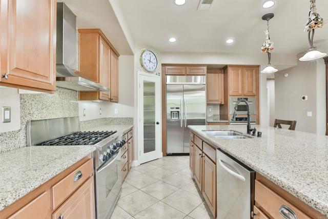 1932 Corte Cantanta, Chula Vista CA: https://media.crmls.org/mediaz/358acc47-b80b-4454-8d45-52d6a199a580.jpg