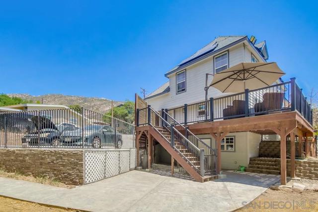 210 Frances Dr, El Cajon CA: https://media.crmls.org/mediaz/358b2c14-f88f-4bbf-8594-587e727449fc.jpg