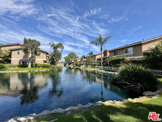 7756 Sailboat Circle, Huntington Beach CA: https://media.crmls.org/mediaz/358bc58f-34ce-41a2-b3b6-c5d3c505a45c.jpg