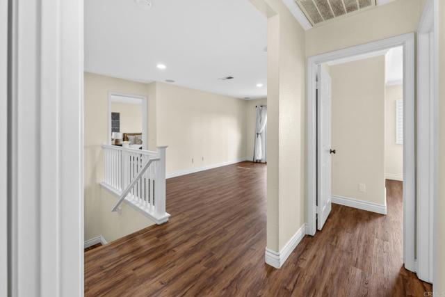 858 Via Barquero, San Marcos CA: https://media.crmls.org/mediaz/358c3076-d522-42c7-82d3-e2eed5c23125.jpg