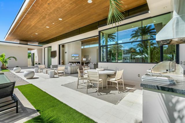 3 Makena Lane, Rancho Mirage CA: https://media.crmls.org/mediaz/358c3adb-68f2-4883-b841-526eef06dd81.jpg