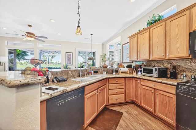 80170 Royal Birkdale Drive, Indio CA: https://media.crmls.org/mediaz/358cf3c1-e9ca-4626-af33-d42ae51b4c89.jpg