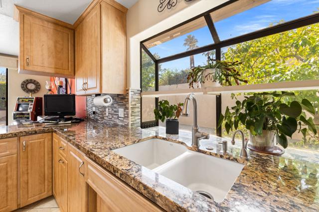 73681 Agave Lane, Palm Desert CA: https://media.crmls.org/mediaz/358d05fb-8eba-45ec-89f0-e12b84aabc0c.jpg