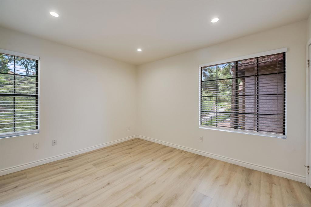 12051 Alta Carmel Ct - photo 19