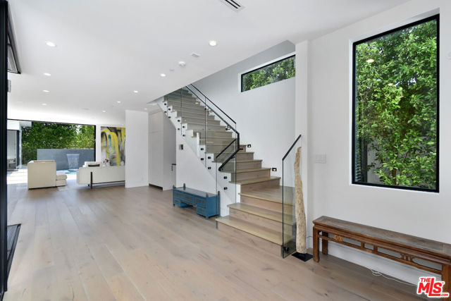 5316 Lennox, Sherman Oaks CA: https://media.crmls.org/mediaz/358d6c3c-56a0-4ad0-9353-f4bb6f4716fb.jpg