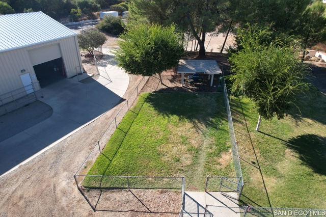 18218 Paradise Mountain Rd, Valley Center CA: https://media.crmls.org/mediaz/358d6da7-fd65-4baf-90bc-f003f72ce294.jpg