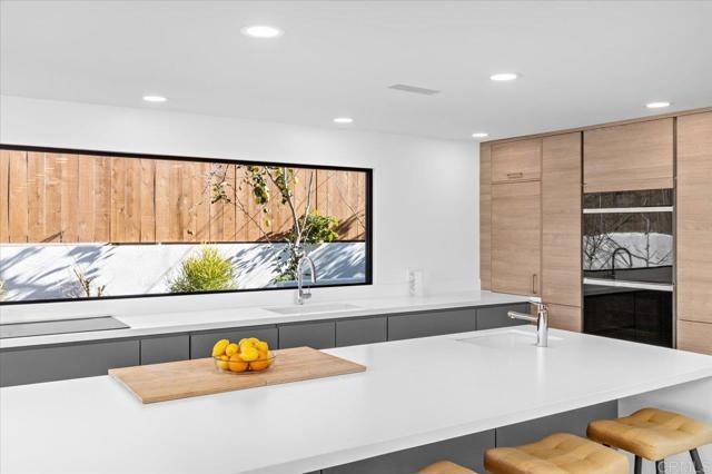 Detail Gallery Image 13 of 57 For 1560 Hawk View Dr, Encinitas,  CA 92024 - 4 Beds | 4 Baths