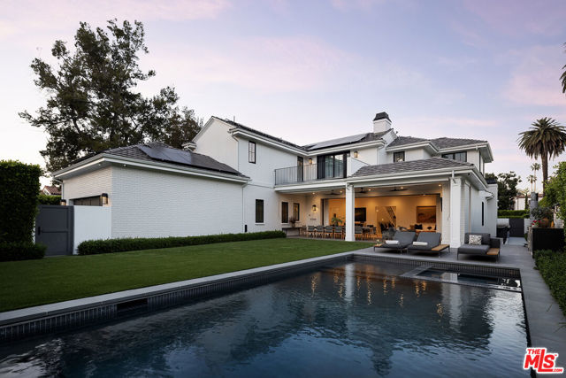 1628 Georgina Avenue, Santa Monica CA: https://media.crmls.org/mediaz/358e626b-7cc8-4885-bdab-962c6c37c85b.jpg