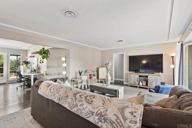 Detail Gallery Image 6 of 39 For 6114 Tarragona Dr, San Diego,  CA 92115 - 4 Beds | 2 Baths