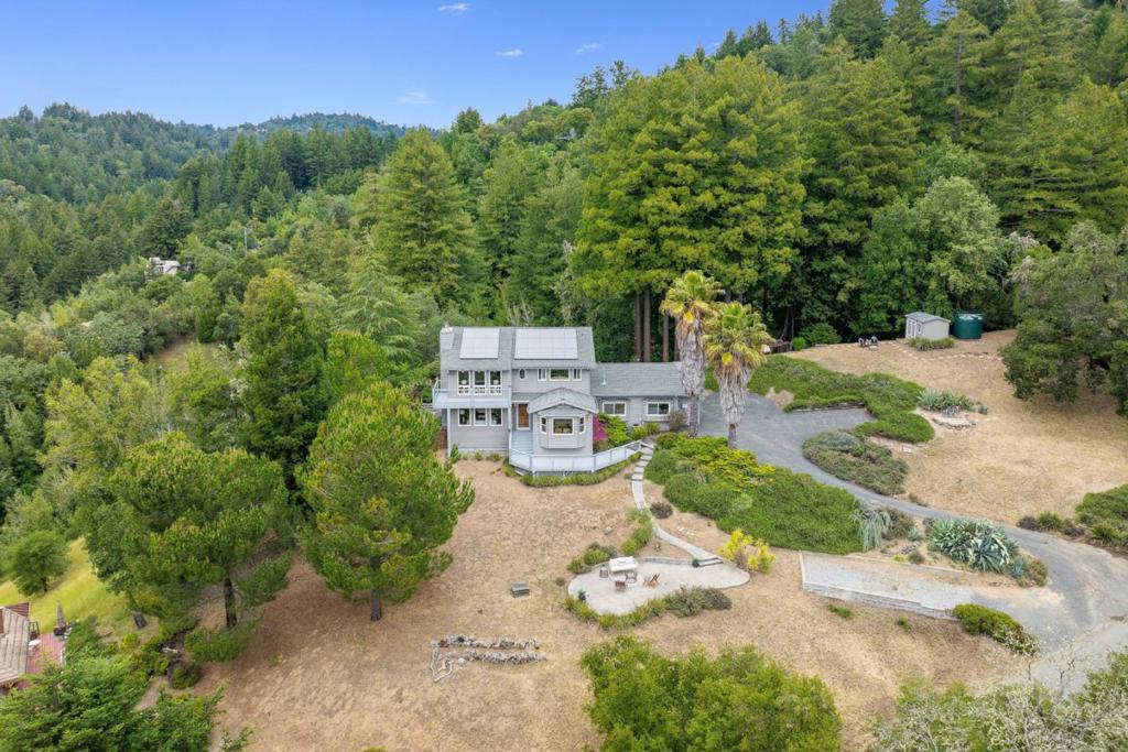 https://media.crmls.org/mediaz/358fe5c2-0f75-42c7-9d29-a7f40cc173ab.jpg?preset=X-Large