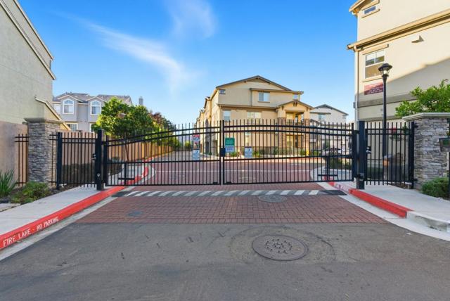 24548 Autumn Mist Way, Hayward CA: https://media.crmls.org/mediaz/3590b224-91ea-489f-9bc2-49ff9b780523.jpg