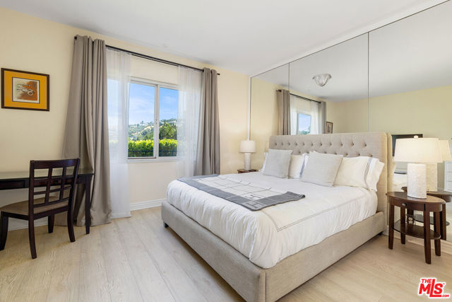 7834 Electra Drive, Los Angeles CA: https://media.crmls.org/mediaz/3590e22d-51b1-495a-8ab6-bf143e90e31f.jpg