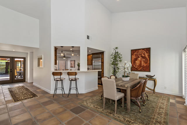 012_Dining Area