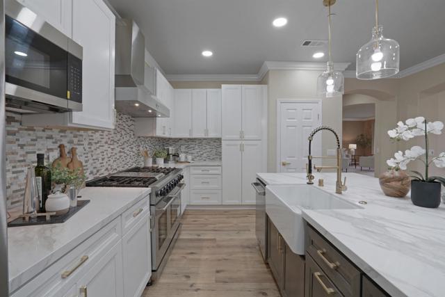 3017 Rue Montreux, Escondido CA: https://media.crmls.org/mediaz/35911e7a-0430-4a57-bf70-e5ba7f78fc49.jpg