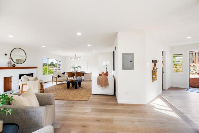 3375 East Avenue, Hayward CA: https://media.crmls.org/mediaz/35912dbf-365e-428c-8806-9378b8034561.jpg