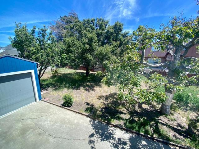 1076 Grand Avenue, South San Francisco CA: https://media.crmls.org/mediaz/35915a0c-0adb-48ee-8ba5-fc0320b2c568.jpg