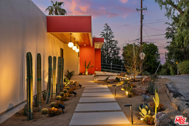 4671 Bedel Street, Woodland Hills CA: https://media.crmls.org/mediaz/359180a1-b9ac-4aef-8921-541c31f933ce.jpg