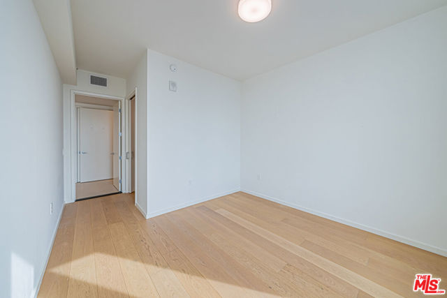 889 Francisco Street, Los Angeles CA: https://media.crmls.org/mediaz/3591a1dd-8402-4595-b43d-262708e7e7fb.jpg