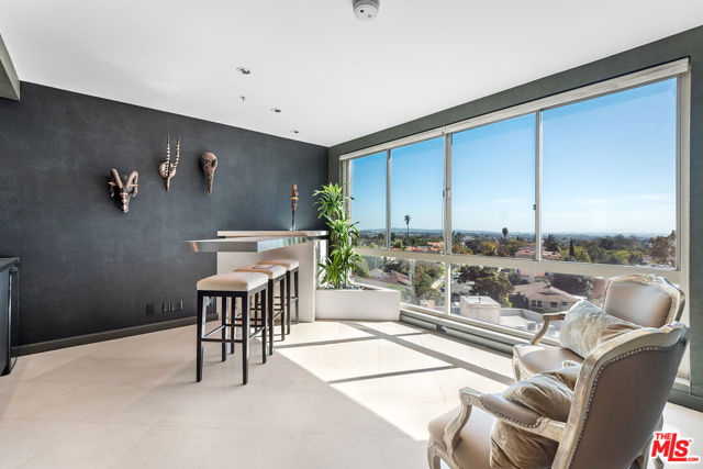 10490 Wilshire Boulevard, Los Angeles CA: https://media.crmls.org/mediaz/35920a7f-c2a8-46c0-89ba-7db351ce8033.jpg