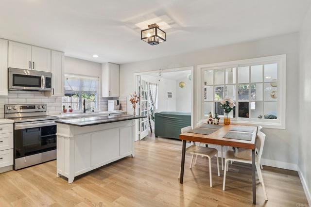 Detail Gallery Image 12 of 28 For 1402 E Lincoln Ave, Escondido,  CA 92027 - 3 Beds | 2 Baths