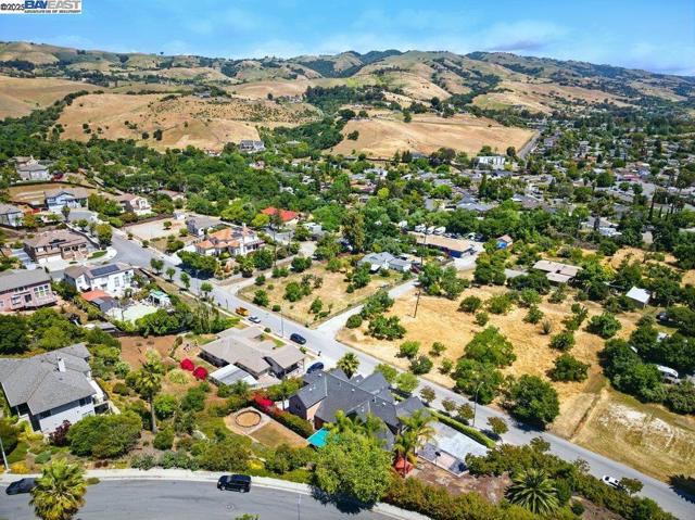3405 Story Lane, San Jose CA: https://media.crmls.org/mediaz/35939ddf-e696-470a-9d2c-fcfd1128315d.jpg