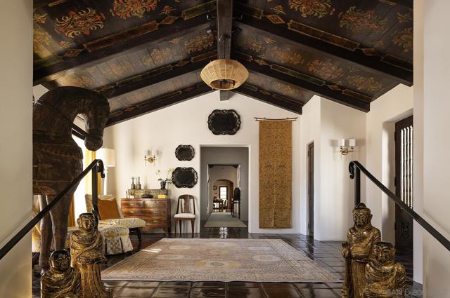 6977 Las Colinas, Rancho Santa Fe CA: https://media.crmls.org/mediaz/3593d4ed-7565-458c-9138-e100271911ad.jpg