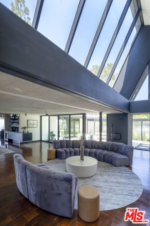 1100 Paso Alto Drive, Pasadena CA: https://media.crmls.org/mediaz/3593e4a9-d0ae-4c68-85f7-76a7c095f93c.jpg