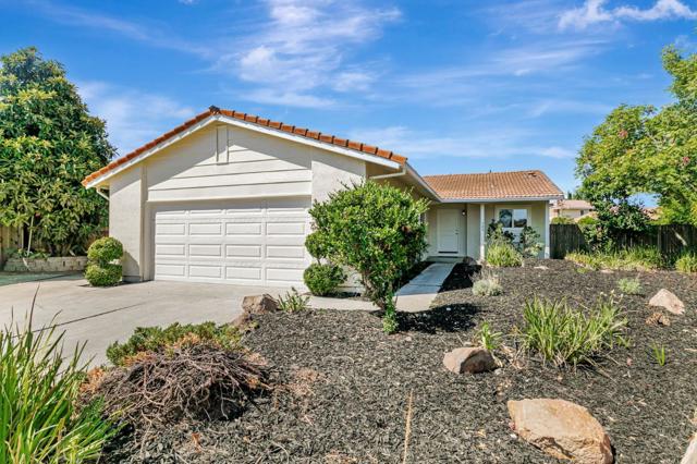589 Cadburry Court, San Jose CA: https://media.crmls.org/mediaz/35951457-e2f3-4e41-8e04-5eb964b3cc48.jpg
