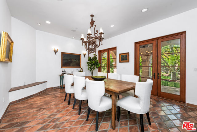 5850 Lapworth Drive, Agoura Hills CA: https://media.crmls.org/mediaz/3595f96d-a535-42f3-a6f1-c762d1dea779.jpg