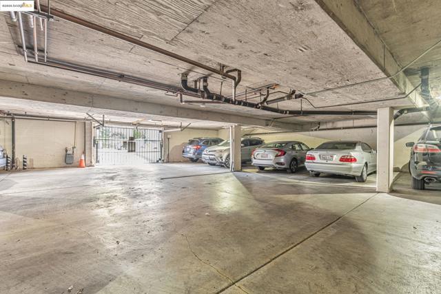 375 Jayne Avenue, Oakland CA: https://media.crmls.org/mediaz/3596739b-59eb-41d9-8e67-42cdabf65dda.jpg