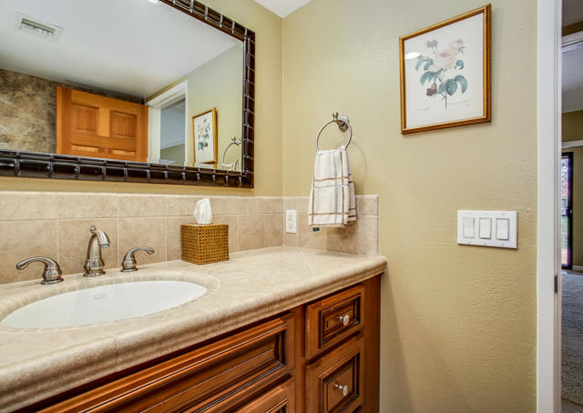 40553 Pebble Beach Circle, Palm Desert CA: https://media.crmls.org/mediaz/3596e388-db37-426d-9ac0-3bcc389def63.jpg