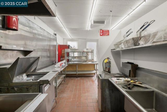 4955 Appian Way, El Sobrante CA: https://media.crmls.org/mediaz/35970202-b5b5-4add-b991-a15a41140354.jpg