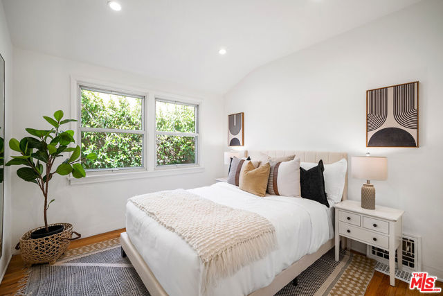 7145 Trask Avenue, Playa del Rey CA: https://media.crmls.org/mediaz/359796f8-92af-46cf-a59c-c01f55198aaa.jpg