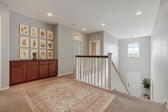 9565 Grande Drive, Gilroy CA: https://media.crmls.org/mediaz/35985e42-ff3d-45f7-9441-61e3553c4451.jpg