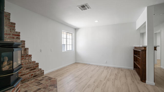 8582 Frontera Avenue, Yucca Valley CA: https://media.crmls.org/mediaz/3598d629-3444-433b-b23f-fa5030d97e0d.jpg