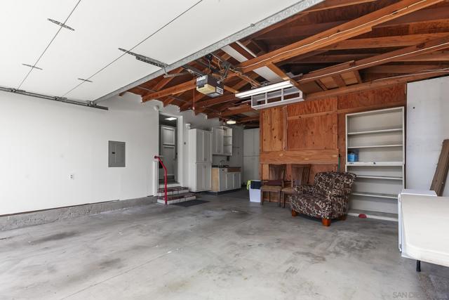 5188 Weymouth Way, Oceanside CA: https://media.crmls.org/mediaz/3599330c-26bf-4f8d-a68a-dee99d448f03.jpg