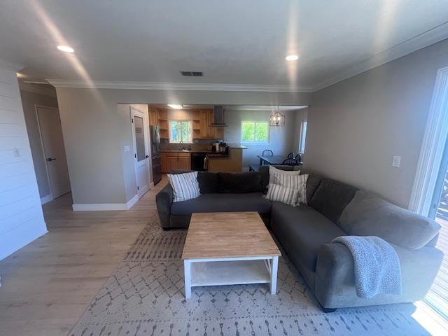 908 Bancroft Ave, Half Moon Bay CA: https://media.crmls.org/mediaz/359a0ba4-6063-40cf-95dd-24534252f435.jpg