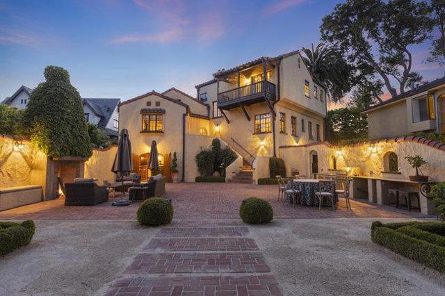 2307 Easton Drive, Burlingame CA: https://media.crmls.org/mediaz/359a6be4-fa01-4946-adad-4e206bb69cbc.jpg